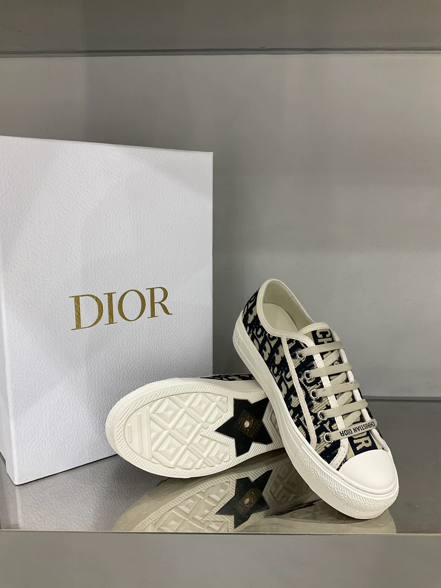 👟👟Ex-factory price 480👟👟 Dior embroidered canvas shoes, full range of colors on sale Size: 35-41
